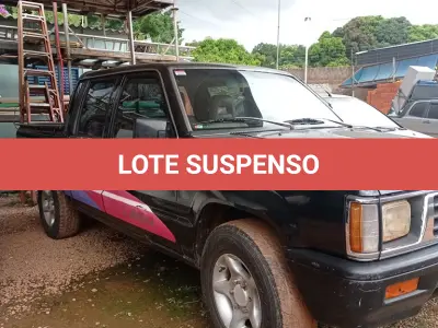 LOTE 472 - 01 MITSUBISHI L200 4X2, ANO 95/95, DIESEL CABINE DUOLA, COR PRETA, BUG-XXXX, (NO ESTADO) (FAZER 2 TRANSFERÊNCIA )(DÉBITOS ANTERIORES POR RESPONSABILIDADE DO ARREMATANTE)