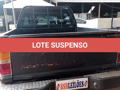 LOTE 472 - 01 MITSUBISHI L200 4X2, ANO 95/95, DIESEL CABINE DUOLA, COR PRETA, BUG-XXXX, (NO ESTADO) (FAZER 2 TRANSFERÊNCIA )(DÉBITOS ANTERIORES POR RESPONSABILIDADE DO ARREMATANTE)