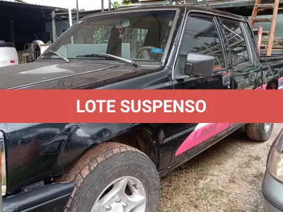 LOTE 472 - 01 MITSUBISHI L200 4X2, ANO 95/95, DIESEL CABINE DUOLA, COR PRETA, BUG-XXXX, (NO ESTADO) (FAZER 2 TRANSFERÊNCIA )(DÉBITOS ANTERIORES POR RESPONSABILIDADE DO ARREMATANTE)