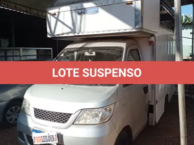 LOTE 473 - 01 CAMINHONETE I/RELY PICK-UP A GASOLINA NA COR PRATA; ANO 2013/2014.  CONSTA DÉBITO DE R$1319,24. (NO ESTADO)