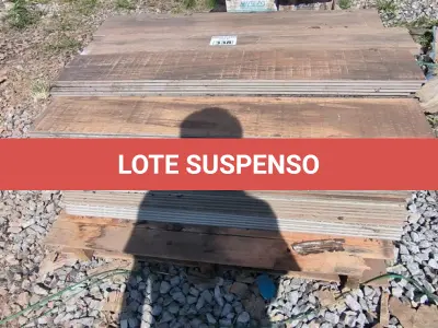 LOTE 338 - 01 LOTE COM RODAPÉS AMADEIRADOS (NO ESTADO)