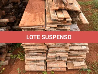 LOTE 535 - 01 LOTE COM APROXIMADAMENTE 99 TÁBUAS PARA OBRA (NO ESTADO) (RETIRADA NA SMPW QUADRA 14 CONJUNTO 5 LOTE 3)