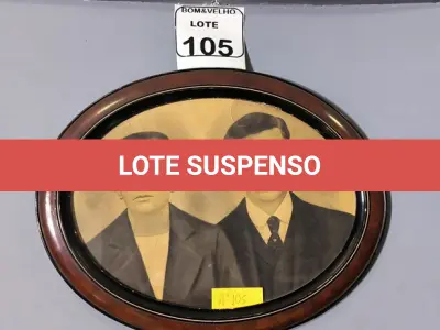 LOTE 105 - 01 CASAL RETRÔ. (NO ESTADO)