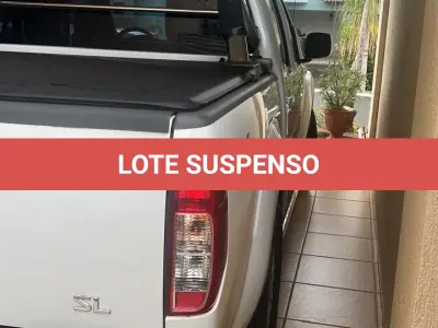 LOTE 004 - 01 NISSAN/FRONTIER SL 4X4 AUTOMATICA, BRANCA , DIESEL, ANO 2013/2014 (NO ESTADO) (RETIRADA EM GOIÂNIA -GO) (171.000 KM RODADOS)