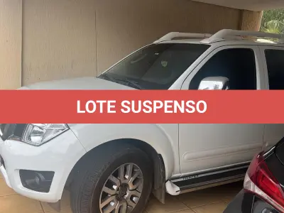 LOTE 004 - 01 NISSAN/FRONTIER SL 4X4 AUTOMATICA, BRANCA , DIESEL, ANO 2013/2014 (NO ESTADO) (RETIRADA EM GOIÂNIA -GO) (171.000 KM RODADOS)