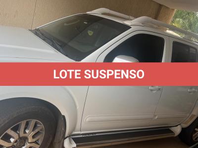 LOTE 004 - 01 NISSAN/FRONTIER SL 4X4 AUTOMATICA, BRANCA , DIESEL, ANO 2013/2014 (NO ESTADO) (RETIRADA EM GOIÂNIA -GO) (171.000 KM RODADOS)