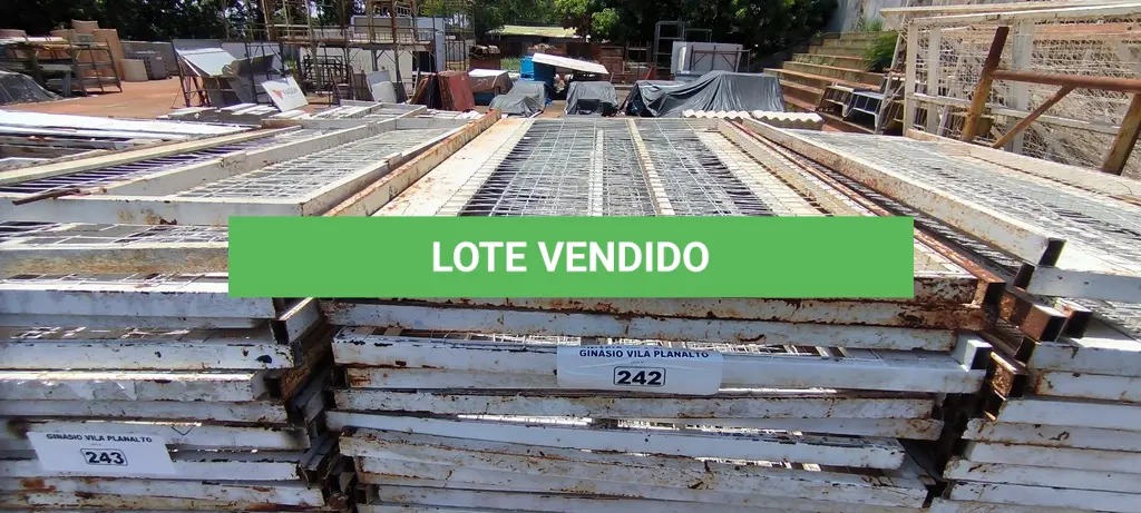 LOTE 242