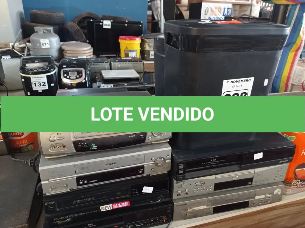 LOTE 228