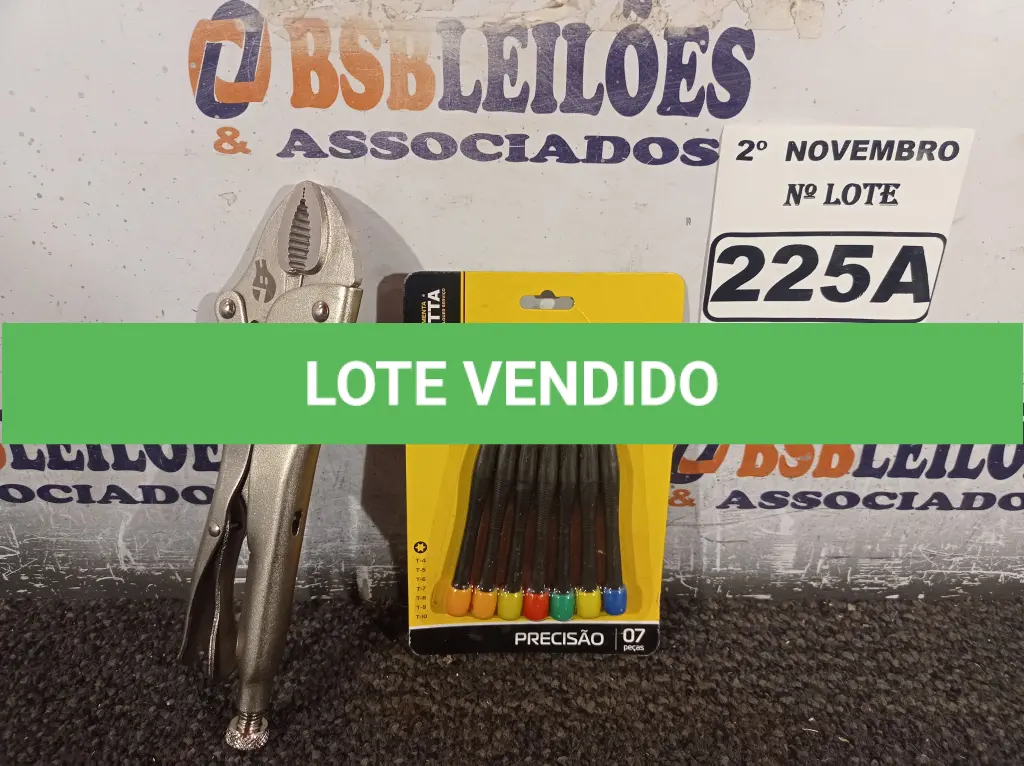 LOTE 225