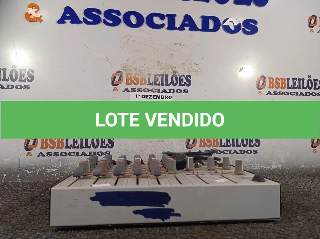LOTE 071