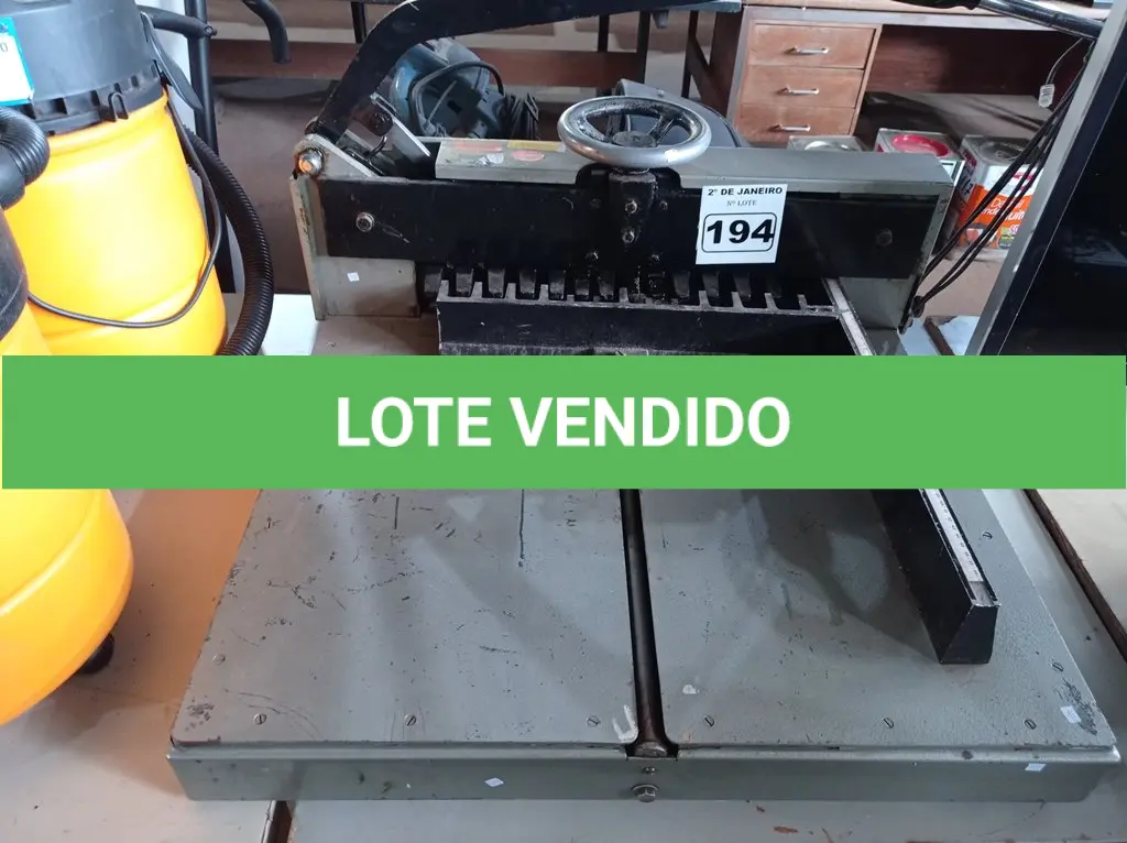 LOTE 194