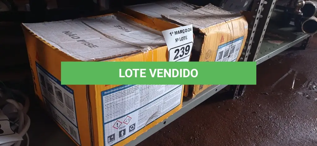 LOTE 239