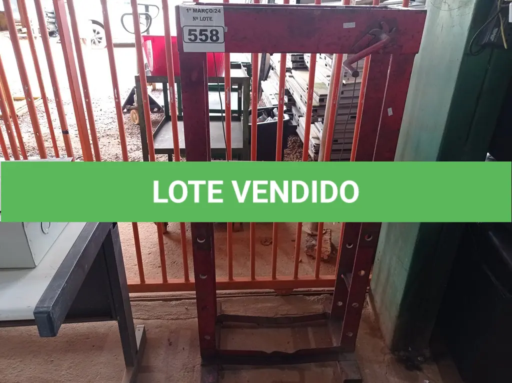 LOTE 558