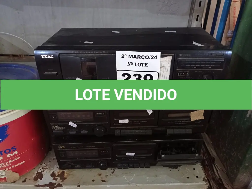LOTE 239