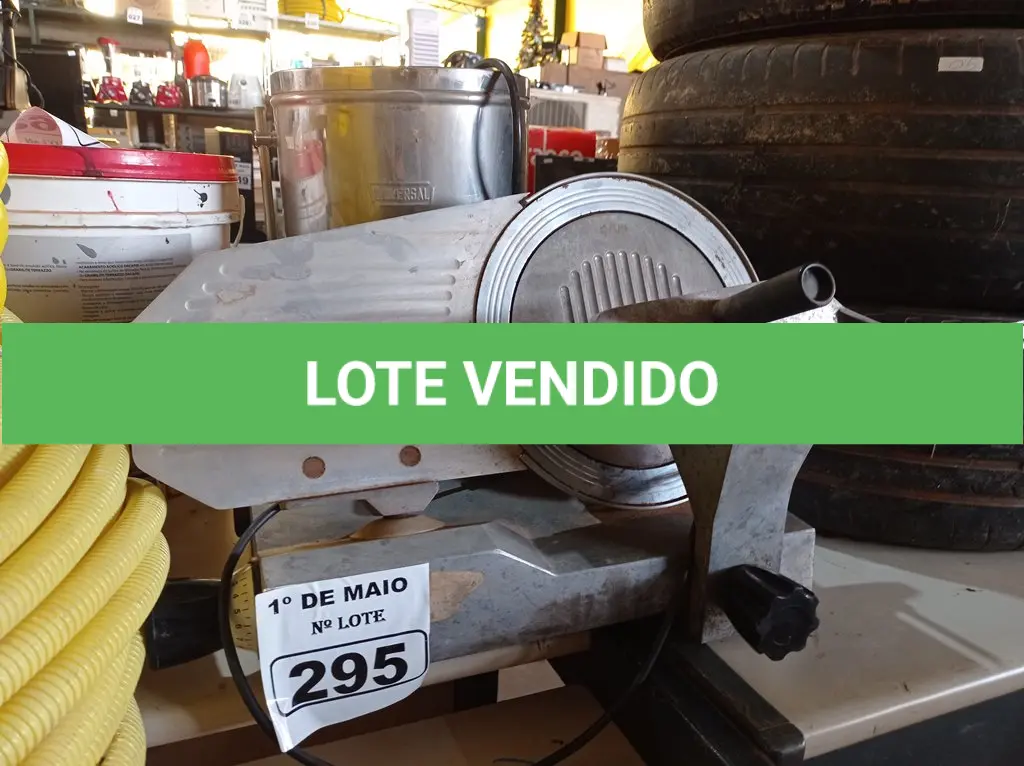 LOTE 295