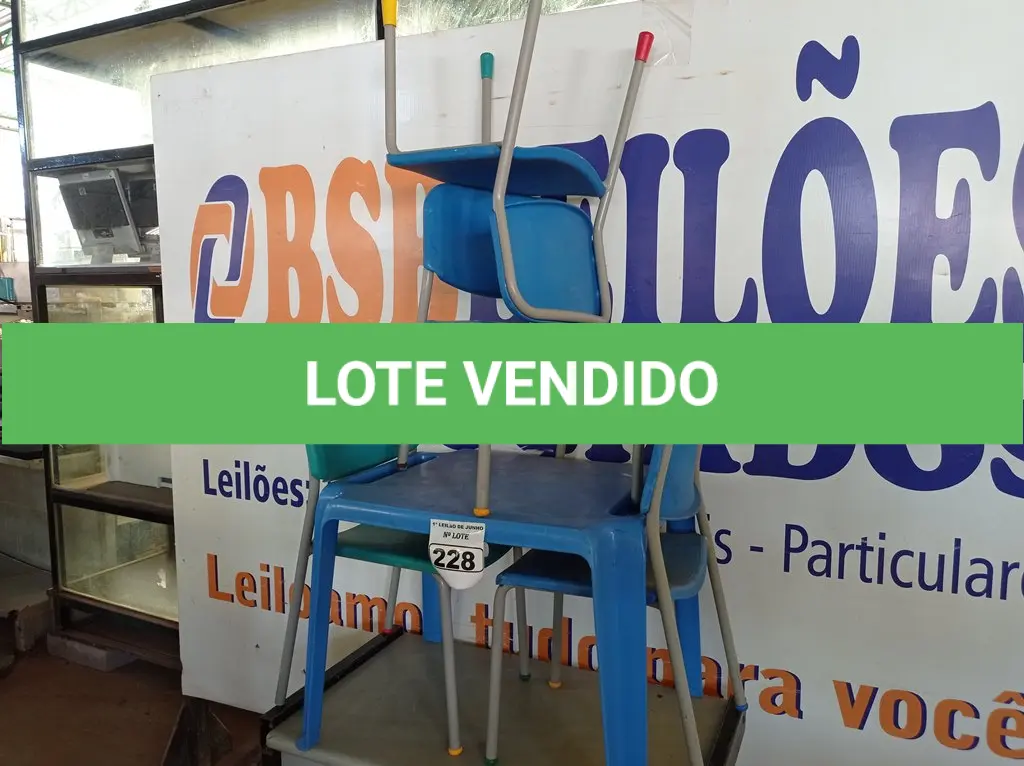 LOTE 228