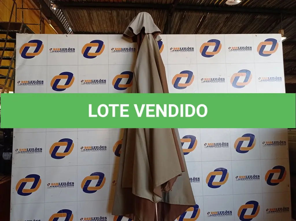 LOTE 208