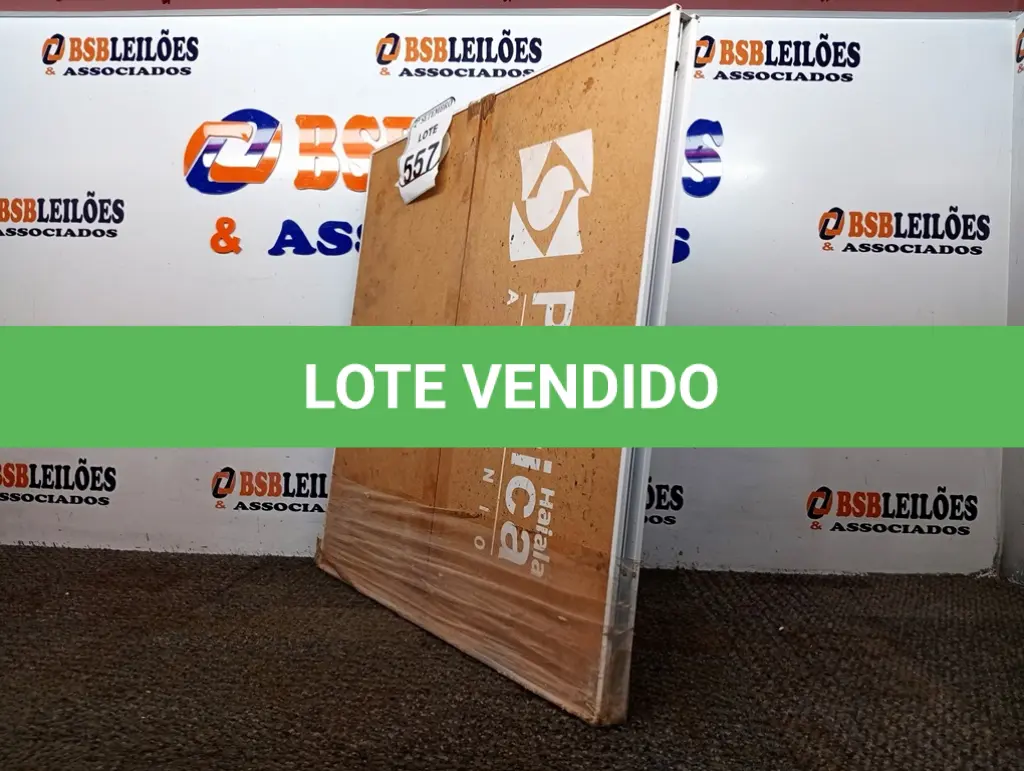 LOTE 557