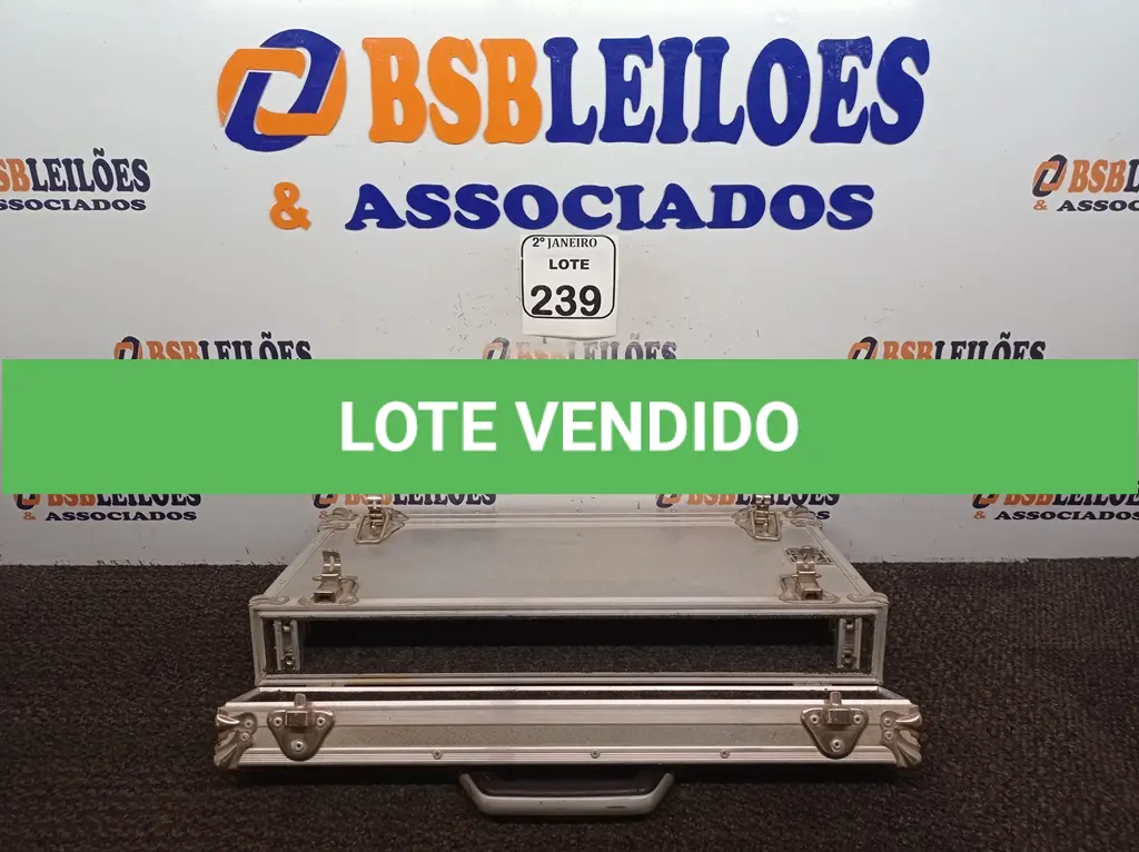 LOTE 239