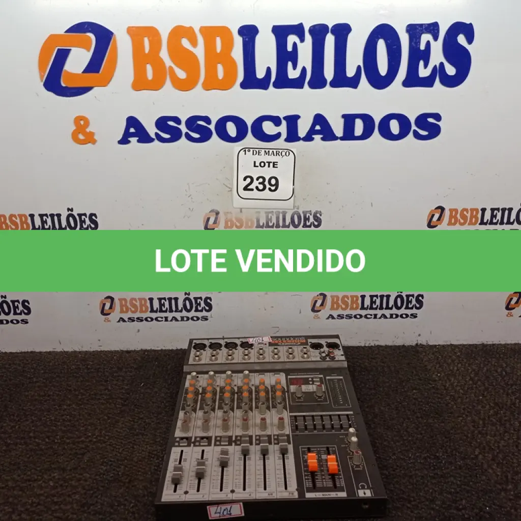 LOTE 239