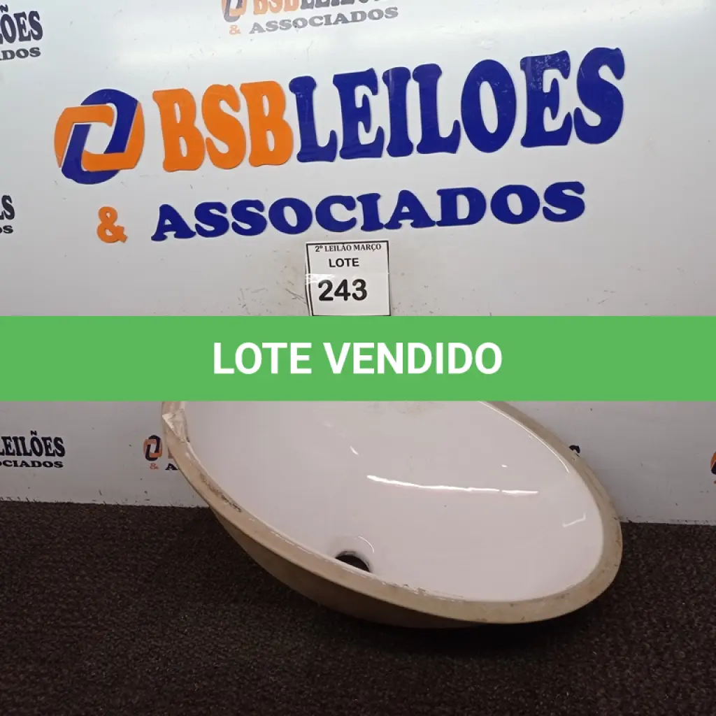 LOTE 243
