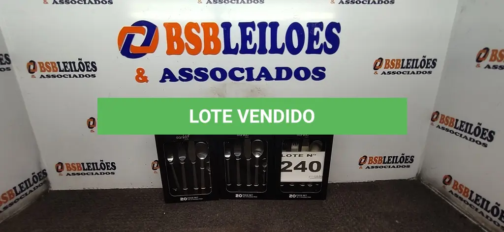 LOTE 240