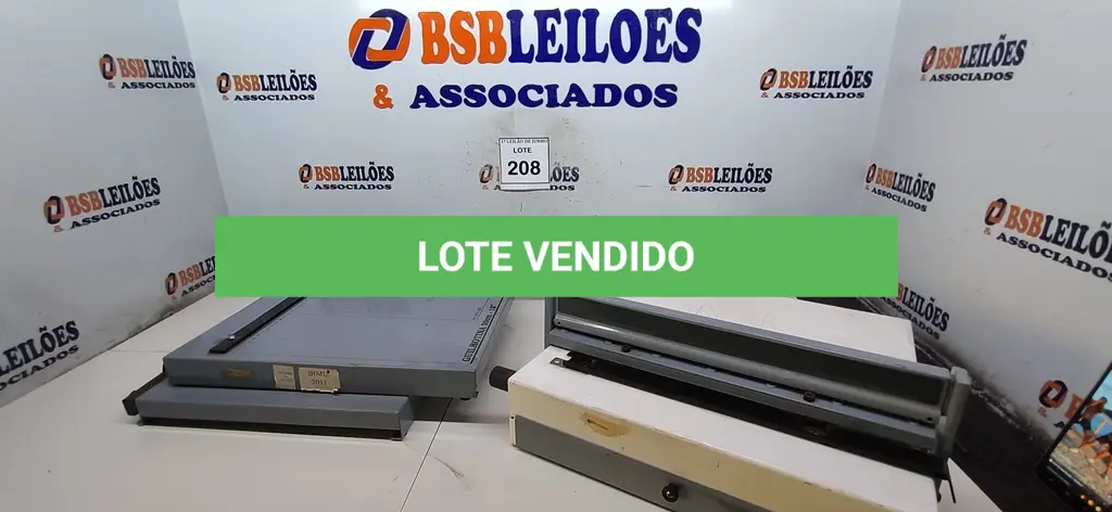 LOTE 208