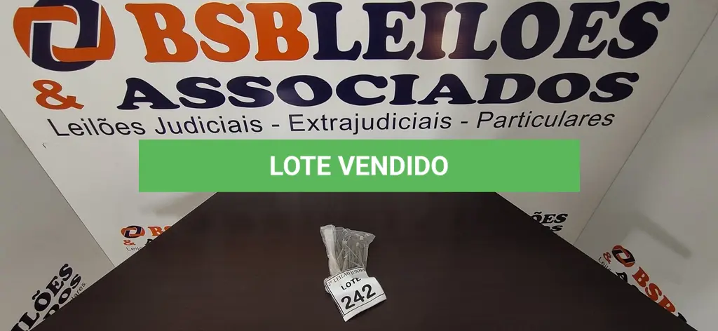 LOTE 242