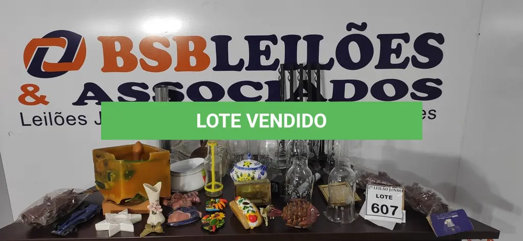 LOTE 607