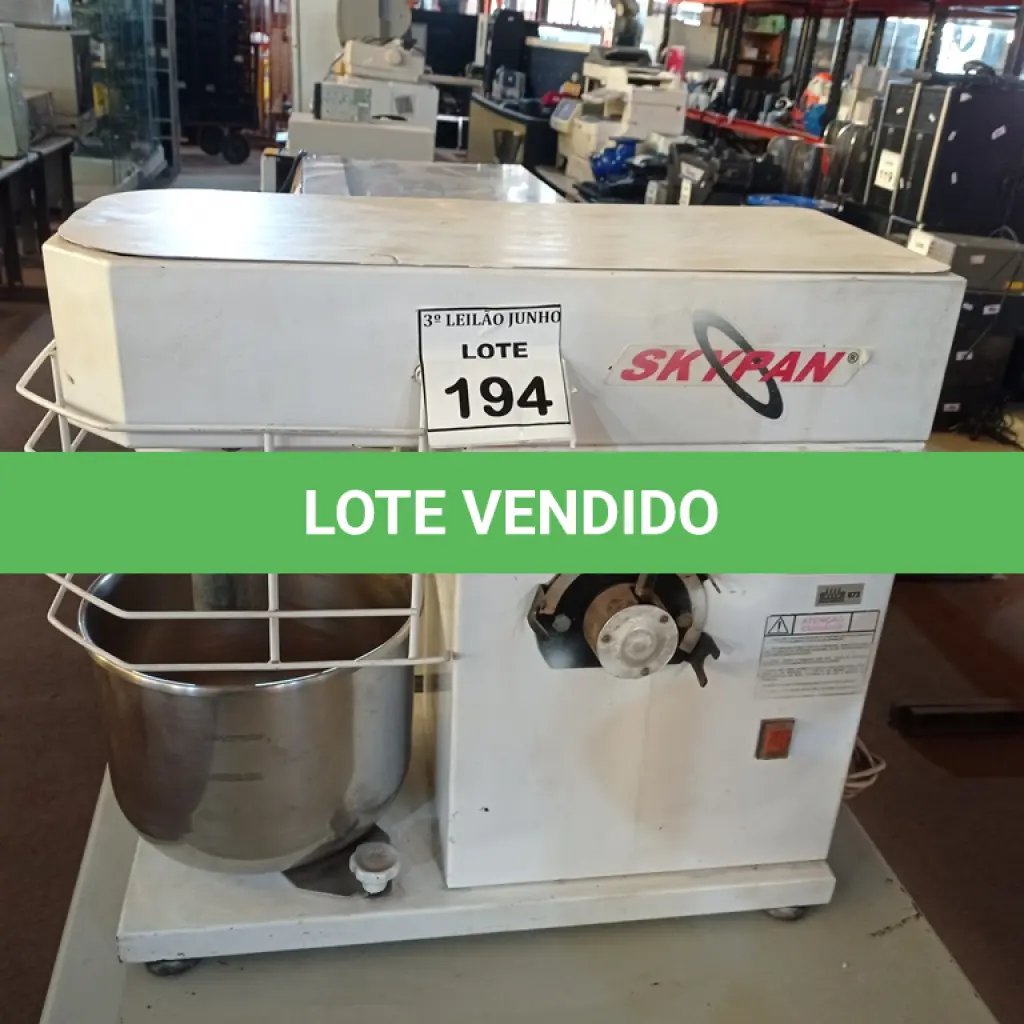 LOTE 194