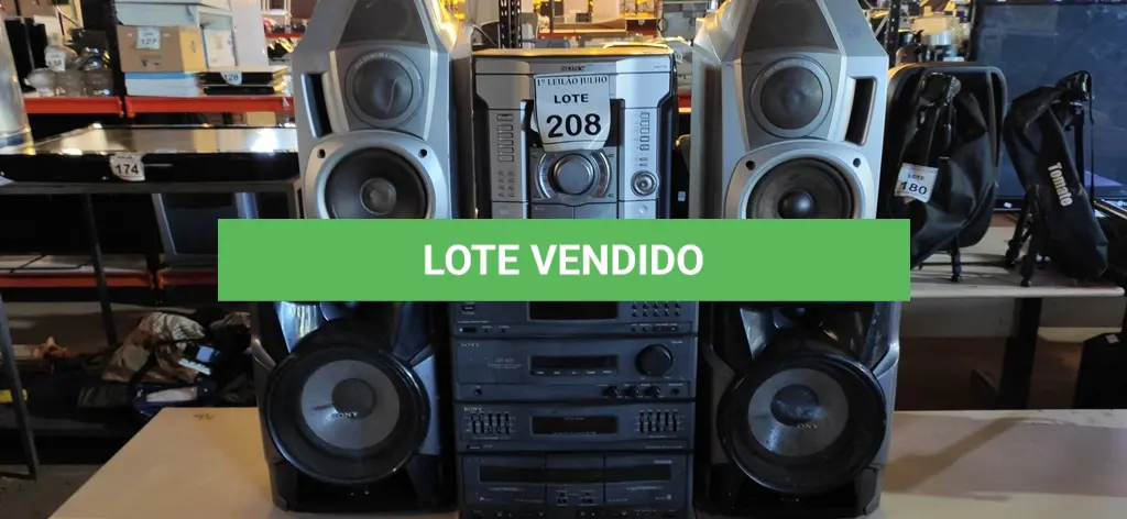 LOTE 208
