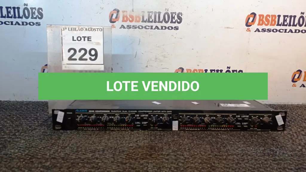 LOTE 229
