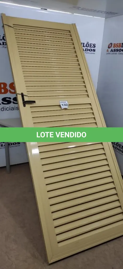LOTE 132