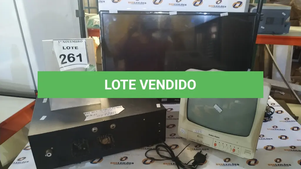 LOTE 261