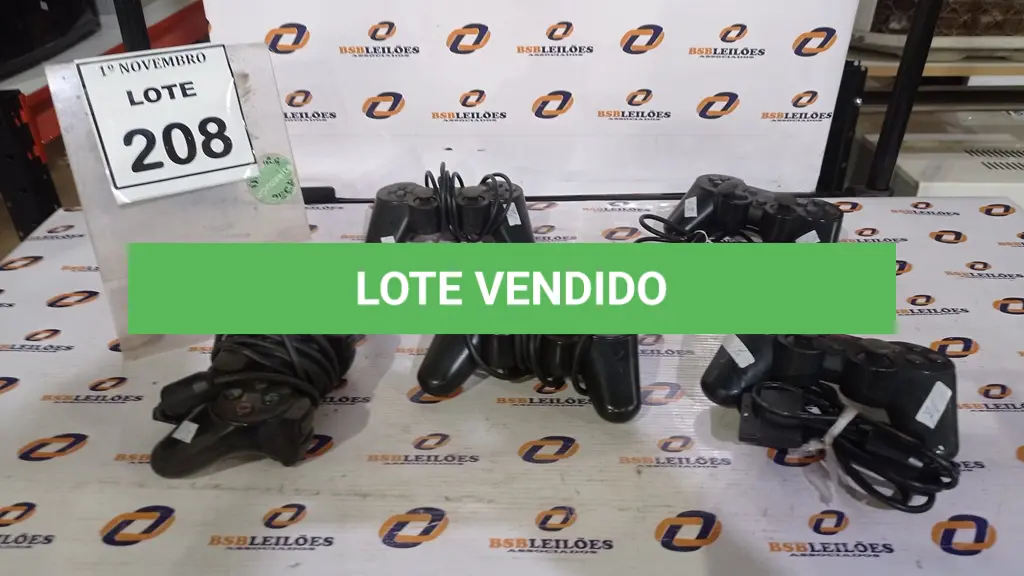 LOTE 208