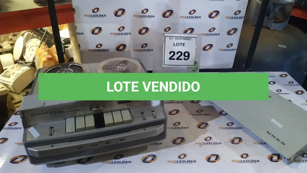 LOTE 229