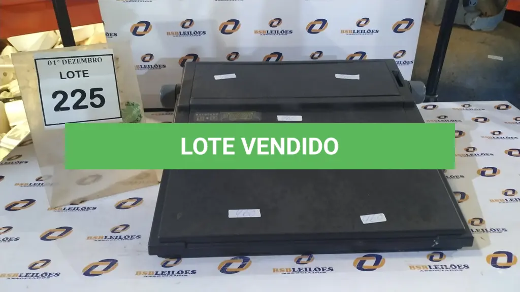 LOTE 225