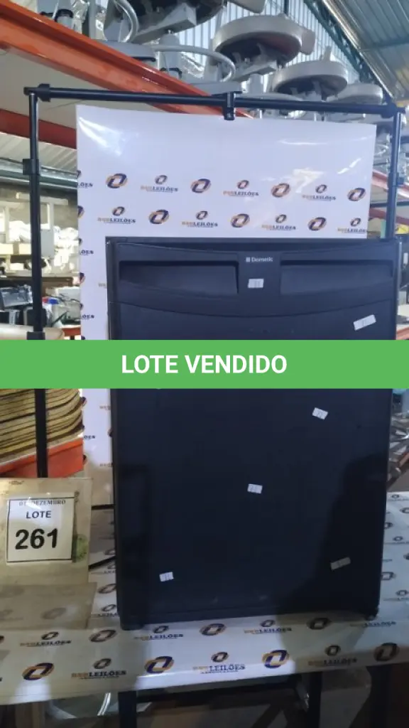 LOTE 261