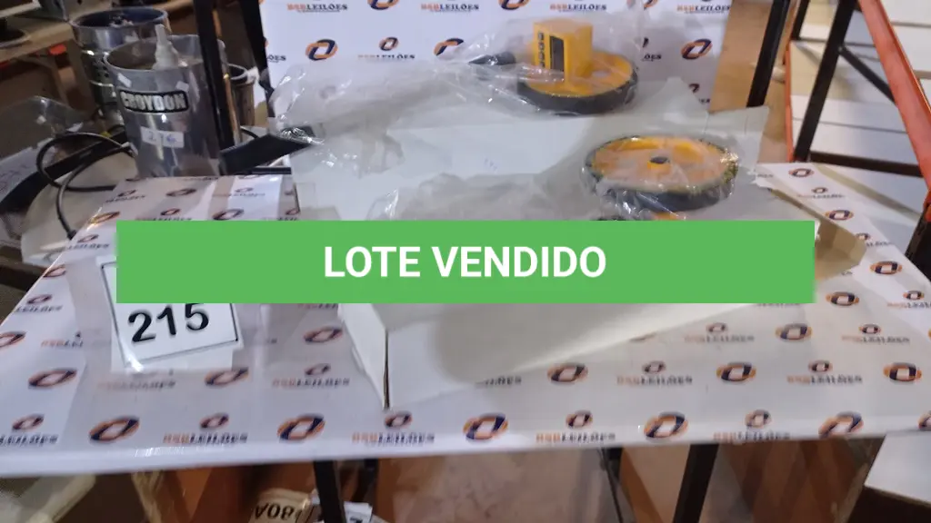 LOTE 215