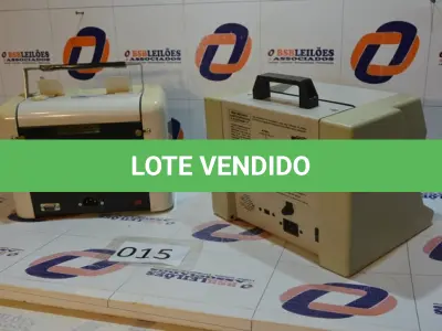 LOTE 015 - 02 MÁQUINAS DE CONTAR CÉDULAS, SENDO 01 MARCA CONDATA E 01 KSC. (NO ESTADO)