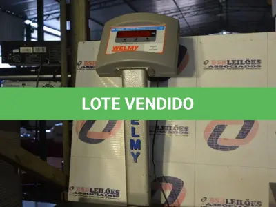 LOTE 029 - 01 BALANÇA DE NO MÁXIMO 100KG MARCA WELMI. (NO ESTADO)
