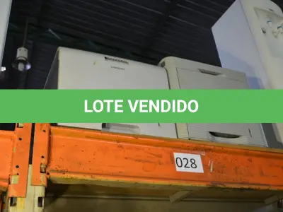 LOTE 028 - 01 CAFETEIRA E 02 LATAS DE LIXO EM INOX.(NO ESTADO)