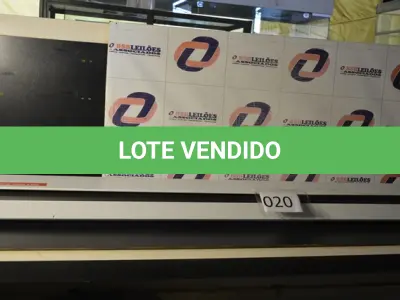 LOTE 020 - 01 TELA DE PROJEÇÃO ELÉTRICA. (NO ESTADO)