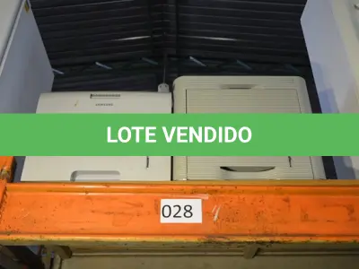 LOTE 028 - 01 CAFETEIRA E 02 LATAS DE LIXO EM INOX.(NO ESTADO)