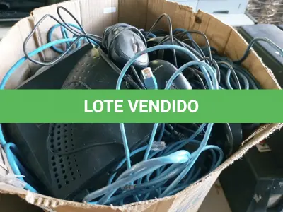 LOTE 206 - 01 CAIXA COM CABO DE REDES MAUSE E PERIFERICOS DIVERSOS 01 MIMEÓGRAFO (NO ESTADO, NÃO SABEMOS SE FUNCIONA. LEILÃO NÃO TEM GARANTIA E NEM DEVOLUÇÃO.)