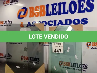 LOTE 447 - 02 TABUAS DE CORTE/FRIOS EM VIDRO TEMPERADO. (NO ESTADO, LEILÃO NÃO TEM GARANTIA E NEM DEVOLUÇÃO, SUJEITO A POSSÍVEIS AVARIAS VISÍVEIS/OCULTAS E/OU AUSÊNCIA DE COMPONENTES).