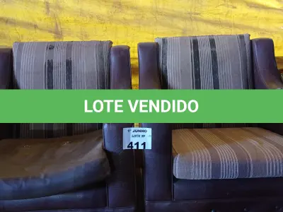 LOTE 411 - 02 POLTRONAS DO VOVÔ. (NO ESTADO, LEILÃO NÃO TEM GARANTIA E NEM DEVOLUÇÃO, SUJEITO A POSSÍVEIS AVARIAS VISÍVEIS/OCULTAS E/OU AUSÊNCIA DE COMPONENTES).