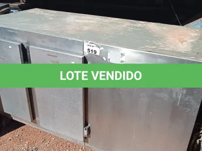 LOTE 519 - 01 BALCÃO EM INOX COM 02 PORTAS. (NO ESTADO, LEILÃO NÃO TEM GARANTIA E NEM DEVOLUÇÃO, SUJEITO A POSSÍVEIS AVARIAS VISÍVEIS/OCULTAS E/OU AUSÊNCIA DE COMPONENTES).