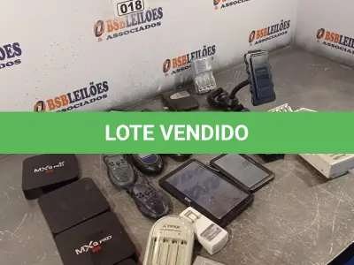 LOTE 018 - 01 LOTE COM VÁRIOS CARREGADORES DE PILHAS, 03 GPS E 04 MAX PRO 4K MARCAS E MODELOS DIVERSOS. (NO ESTADO, LEILÃO NÃO TEM GARANTIA E NEM DEVOLUÇÃO, SUJEITO A POSSÍVEIS AVARIAS VISÍVEIS/OCULTAS E/OU AUSÊNCIA DE COMPONENTES).
