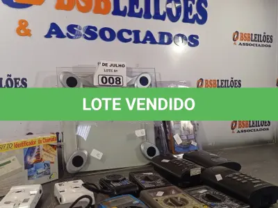 LOTE 008 - 03 INTERFONES, VÁRIAS MAQUINAS FOTOGRÁFICAS, 03 MULTÍMETROS, 01 IDENTIFICADOR DE CHAMADAS, 01 BALANÇA DE USO DOMÉSTICO E 01 BOLSA ESTANQUE. (NO ESTADO, LEILÃO NÃO TEM GARANTIA E NEM DEVOLUÇÃO, SUJEITO A POSSÍVEIS AVARIAS VISÍVEIS/OCULTAS E/OU AUSÊNCIA DE COMPONENTES).